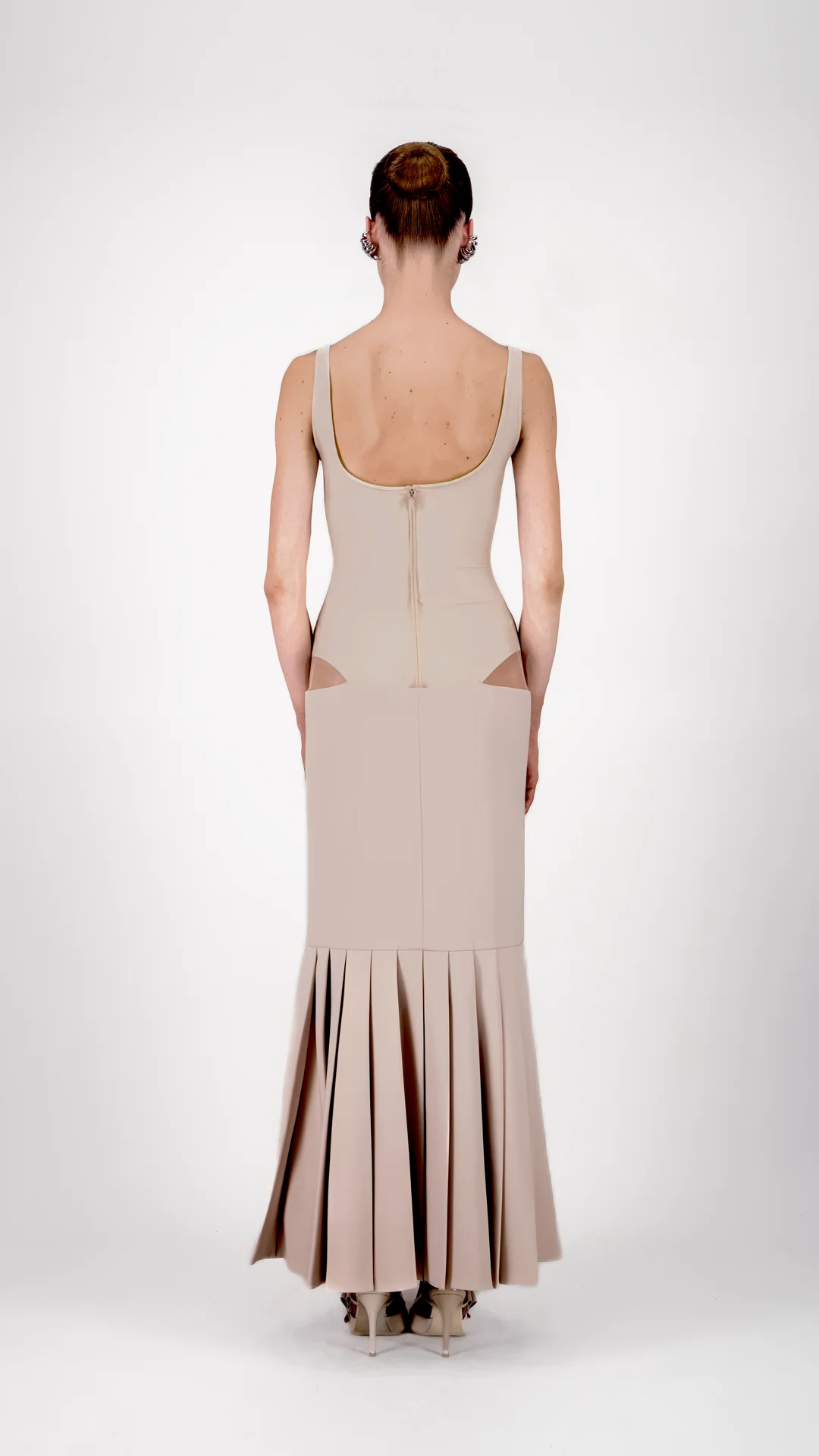 Sculpted Minimalist Midi Dress - Image 2
