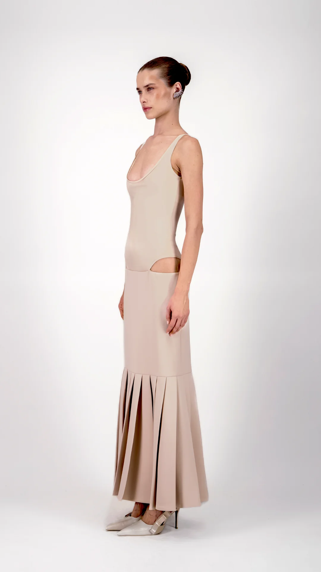 Sculpted Minimalist Midi Dress - Image 3